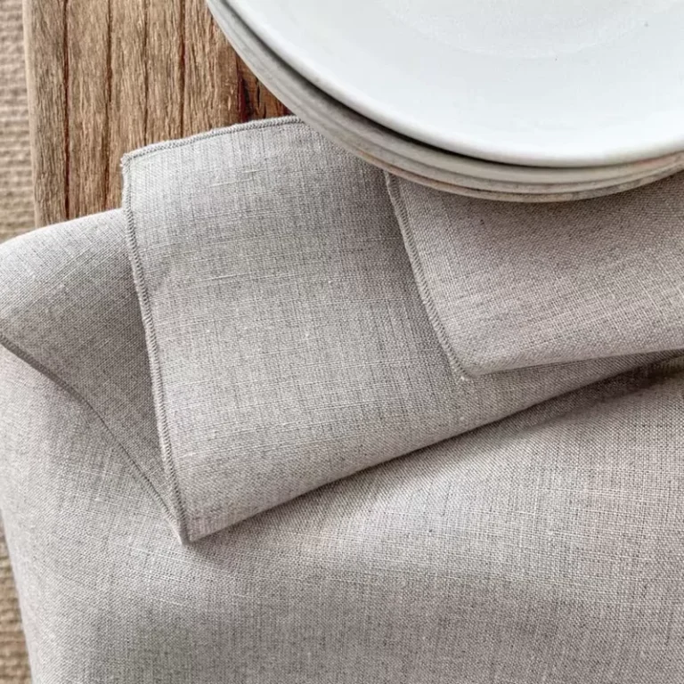 overlocked-edge-napkin1-3