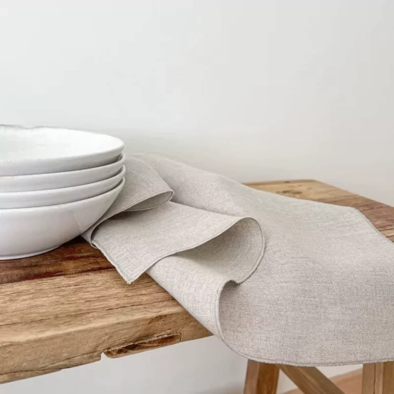 overlocked-edge-napkin1-4